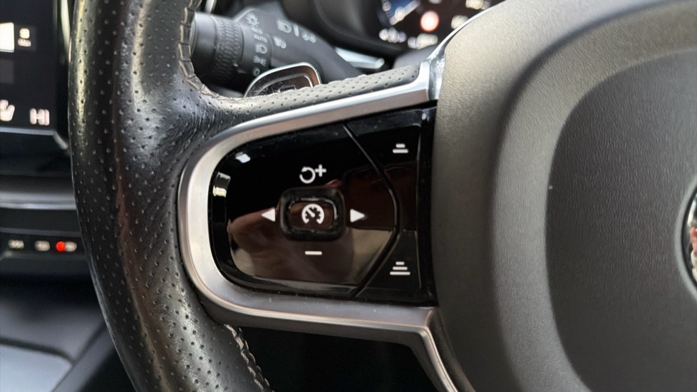 Used Volvo XC60 2019 for sale - 76361888: Photo 44