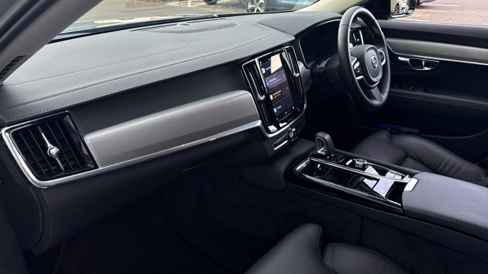Used Volvo V90 2025 for sale - 77063400: Photo 27