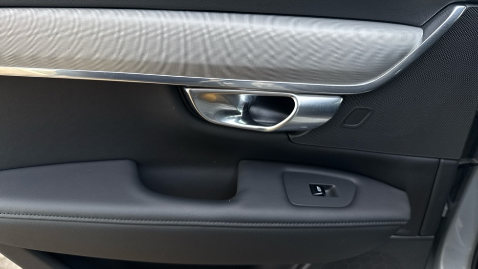 Used Volvo V90 2025 for sale - 77063400: Photo 32