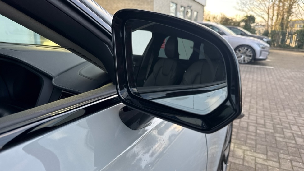 Used Volvo V90 2025 for sale - 77063400: Photo 35