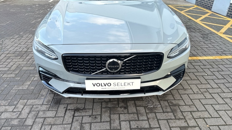 Used Volvo V90 2025 for sale - 77063400: Photo 40