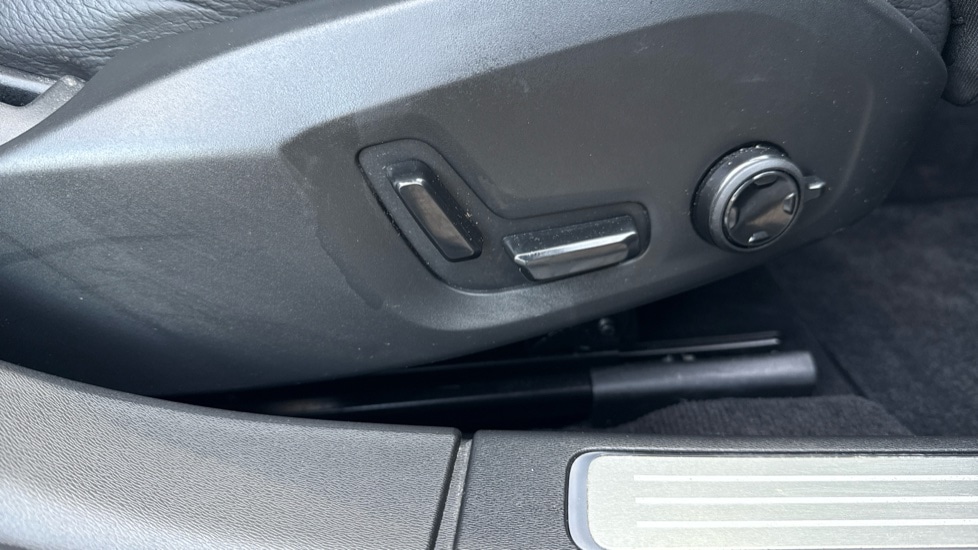 Used Volvo V90 2025 for sale - 77063400: Photo 41