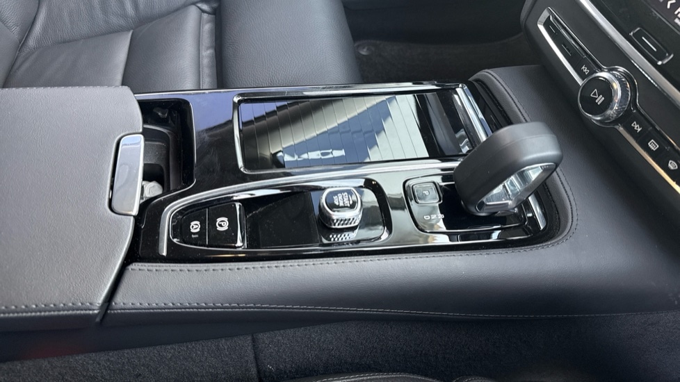 Used Volvo V90 2025 for sale - 77063400: Photo 47
