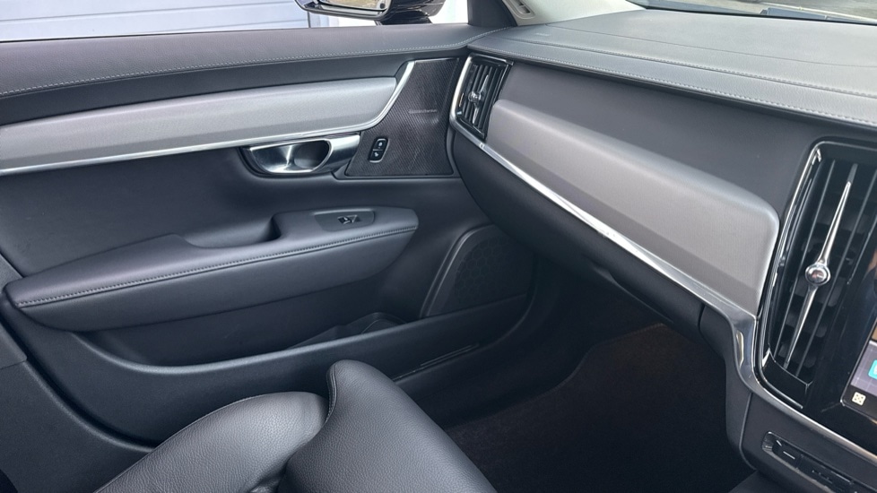 Used Volvo V90 2025 for sale - 77063400: Photo 50