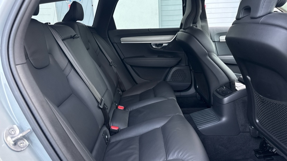 Used Volvo V90 2025 for sale - 77063400: Photo 6