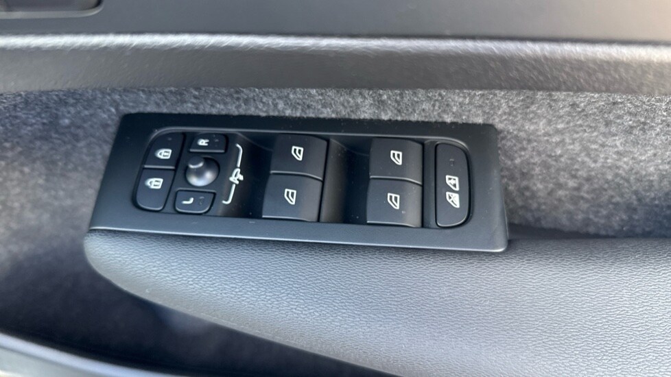 Used Volvo XC40 2025 for sale - 75860116: Photo 21