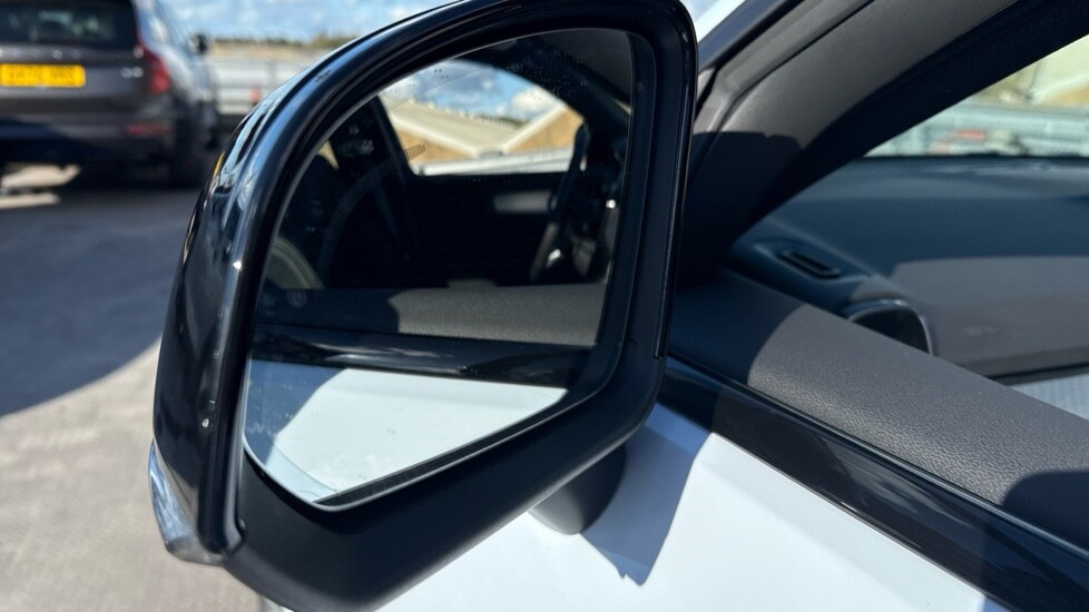 Used Volvo XC40 2025 for sale - 75860116: Photo 23