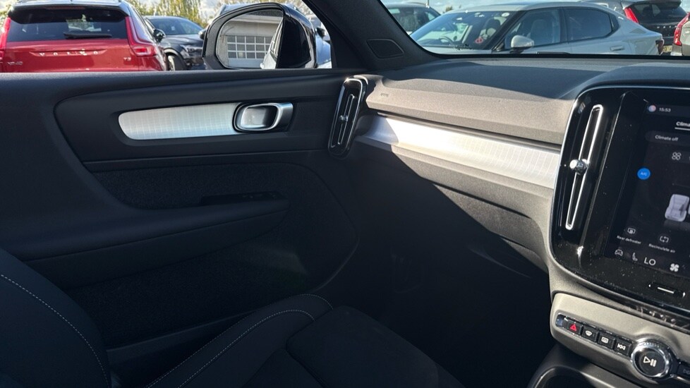 Used Volvo XC40 2025 for sale - 75860116: Photo 28