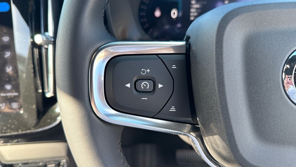 Used Volvo XC40 2025 for sale - 75860116: Photo 29