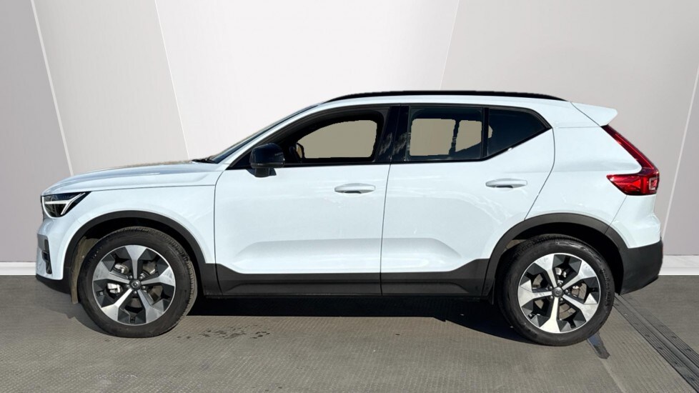 Used Volvo XC40 2025 for sale - 75860116: Photo 3