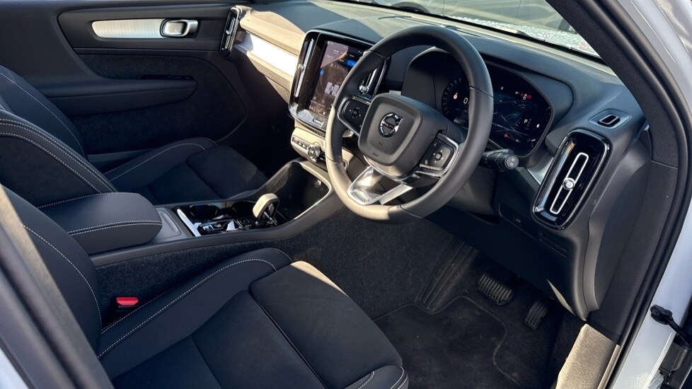 Used Volvo XC40 2025 for sale - 75860116: Photo 4