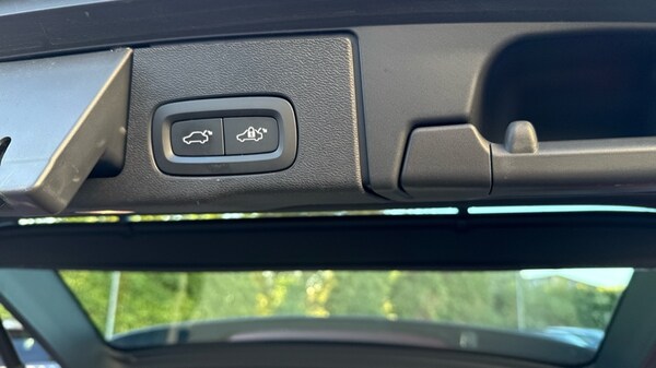 Used Volvo XC60 2022 for sale - 76190985: Photo 21