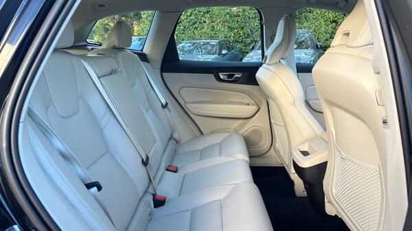 Used Volvo XC60 2022 for sale - 76190985: Photo 6