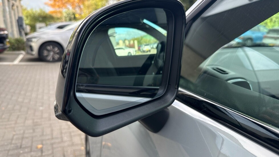 Used Volvo XC40 2024 for sale - 76361984: Photo 24