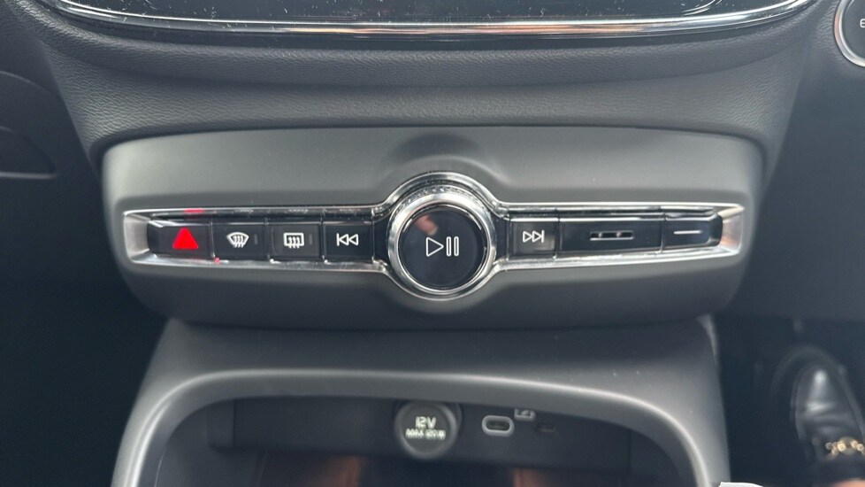 Used Volvo XC40 2024 for sale - 76361984: Photo 29