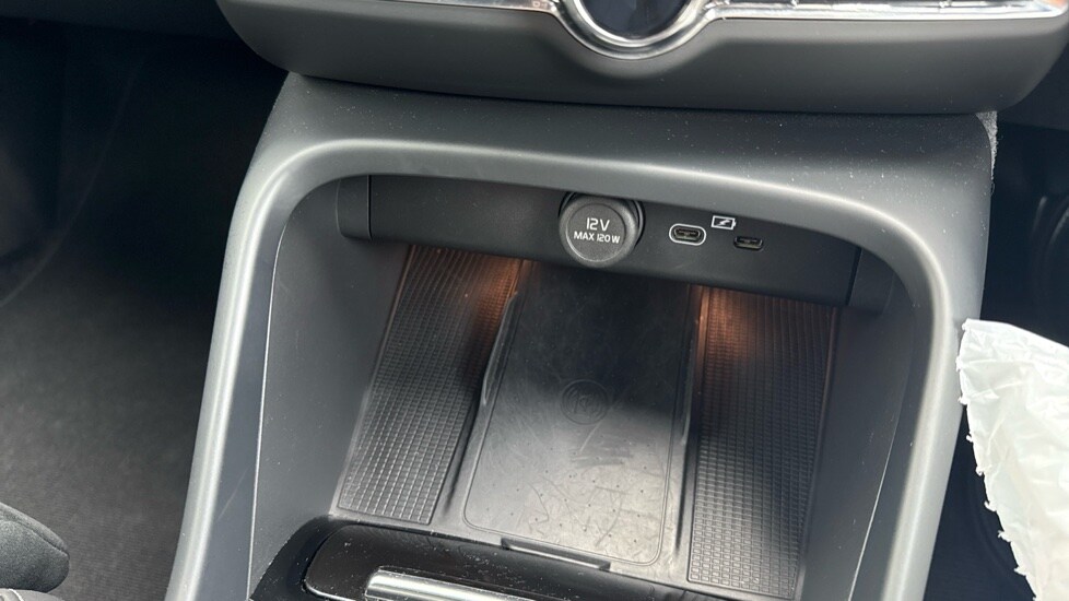 Used Volvo XC40 2024 for sale - 76361984: Photo 30