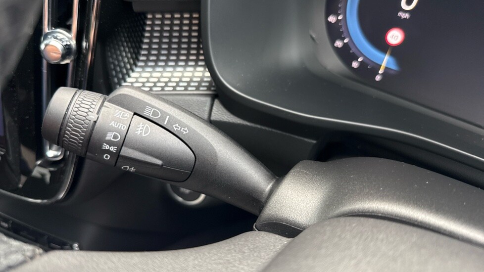 Used Volvo XC40 2024 for sale - 76361984: Photo 35