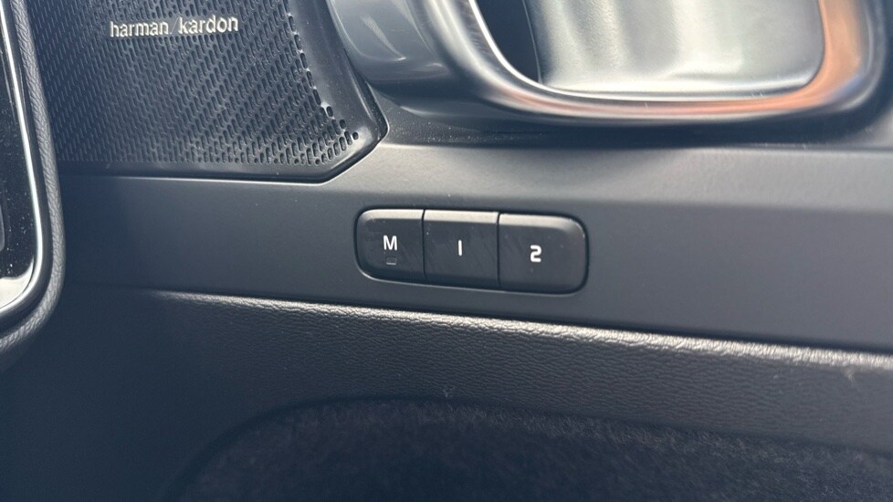 Used Volvo XC40 2024 for sale - 76361984: Photo 40