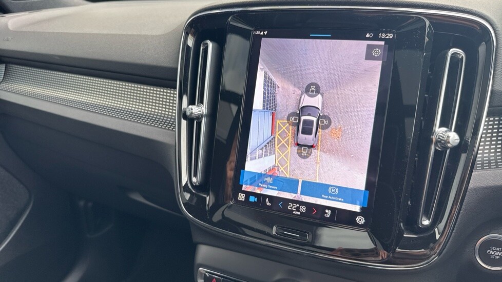 Used Volvo XC40 2024 for sale - 76361984: Photo 41