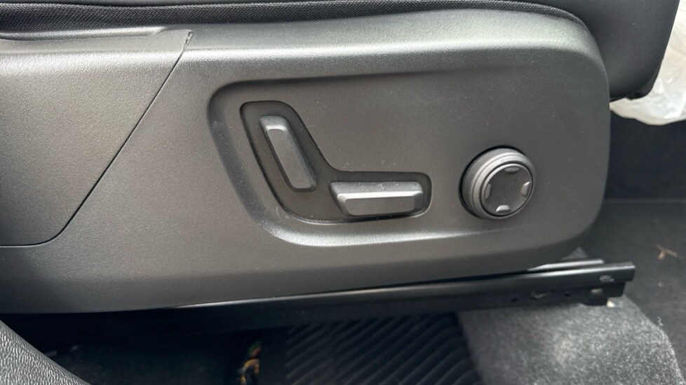 Used Volvo XC40 2024 for sale - 76361984: Photo 44