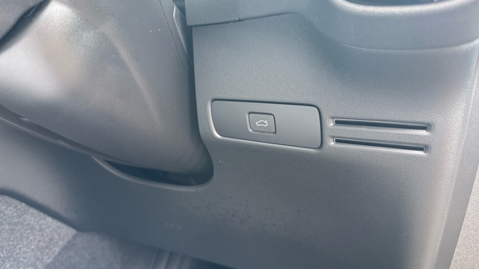 Used Volvo XC40 2024 for sale - 76361984: Photo 45