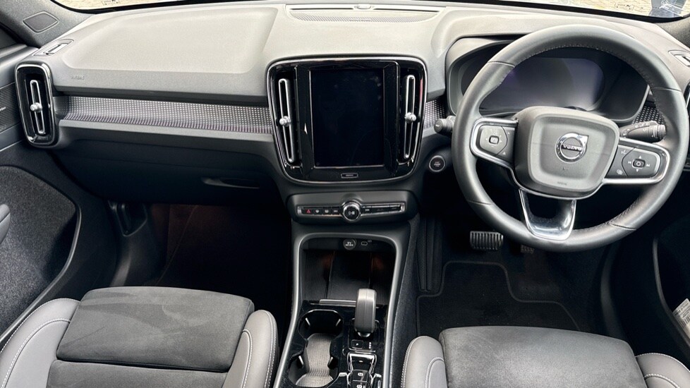 Used Volvo XC40 2024 for sale - 76361984: Photo 5