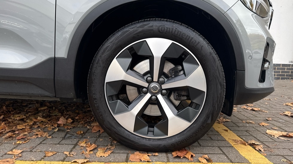 Used Volvo XC40 2024 for sale - 76361984: Photo 9