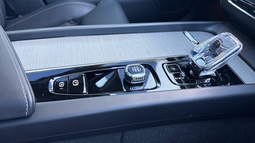 Used Volvo XC60 2025 for sale - 77570005: Photo 51