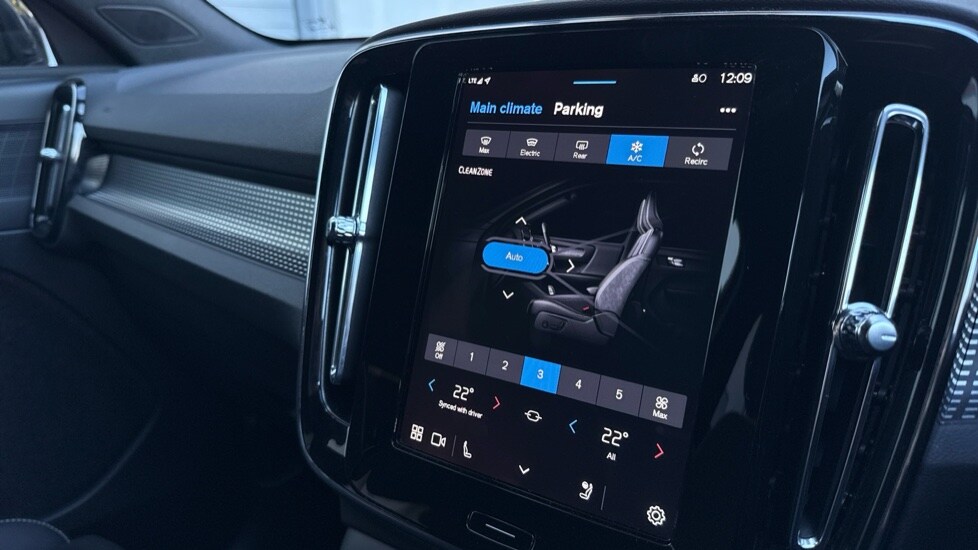 Used Volvo XC40 2025 for sale - 75796836: Photo 16