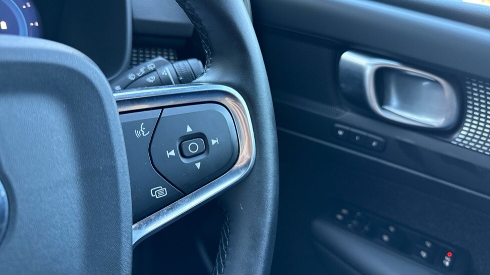 Used Volvo XC40 2025 for sale - 75796836: Photo 25