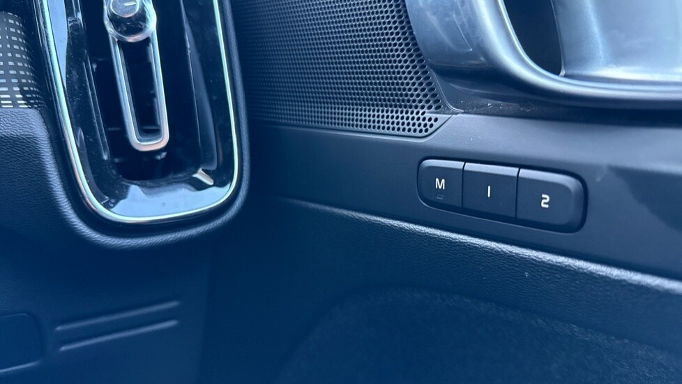 Used Volvo XC40 2025 for sale - 75796836: Photo 33