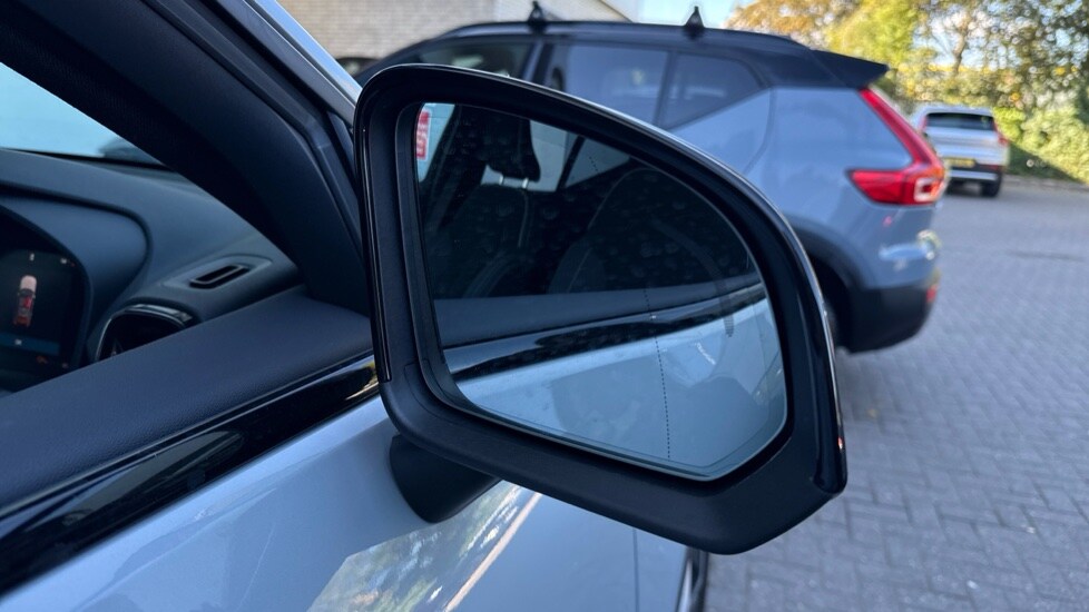 Used Volvo XC40 2025 for sale - 75796836: Photo 34