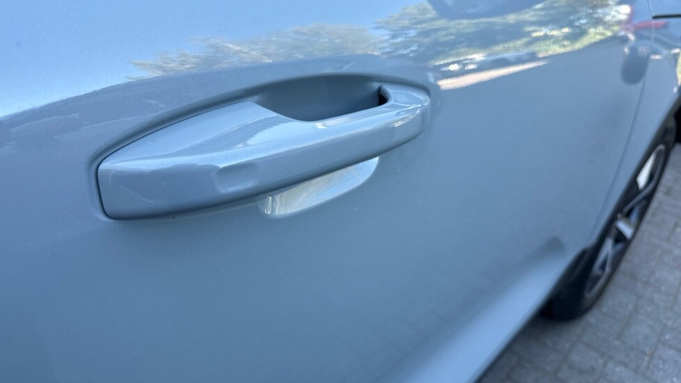 Used Volvo XC40 2025 for sale - 75796836: Photo 35