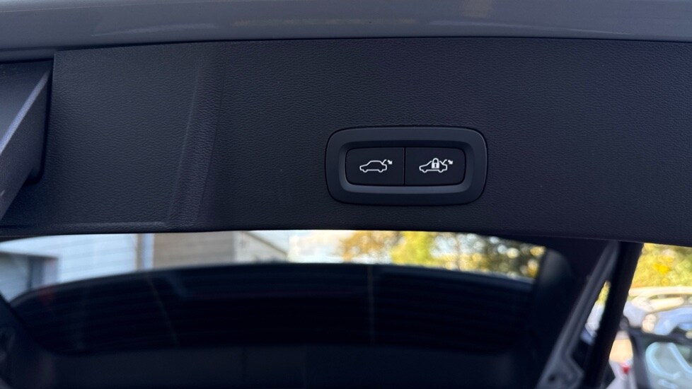 Used Volvo XC40 2025 for sale - 75796836: Photo 38