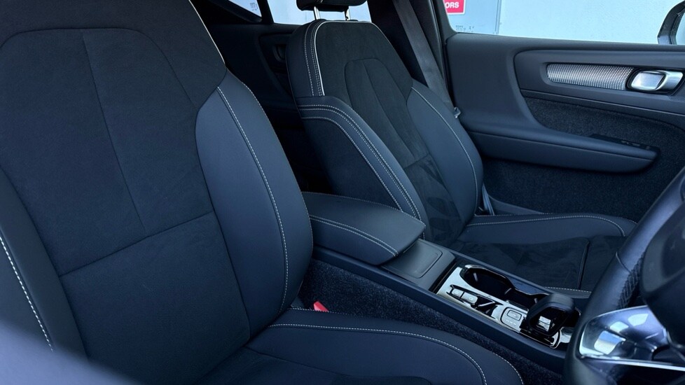 Used Volvo XC40 2025 for sale - 75796836: Photo 42