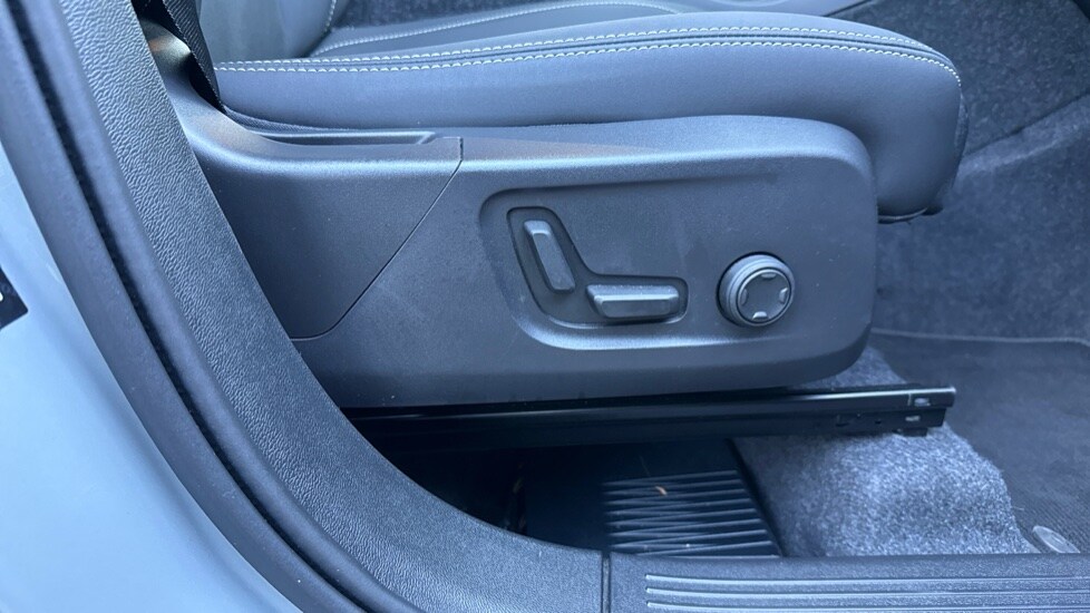 Used Volvo XC40 2025 for sale - 75796836: Photo 47