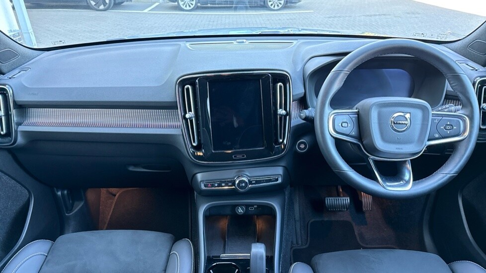 Used Volvo XC40 2025 for sale - 75796836: Photo 5