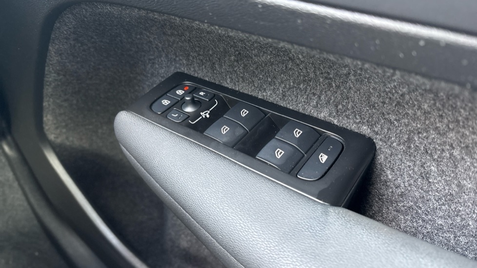 Used Volvo XC40 2021 for sale - 77576345: Photo 23