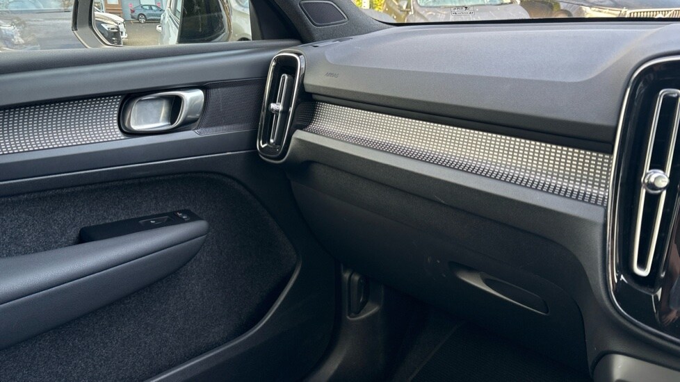 Used Volvo XC40 2021 for sale - 77576345: Photo 27