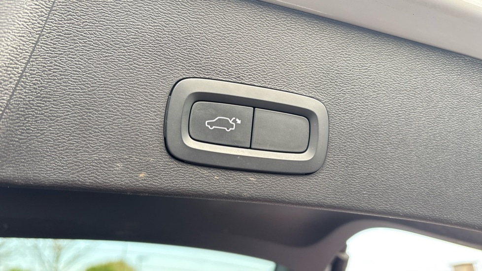 Used Volvo XC40 2021 for sale - 77576345: Photo 36