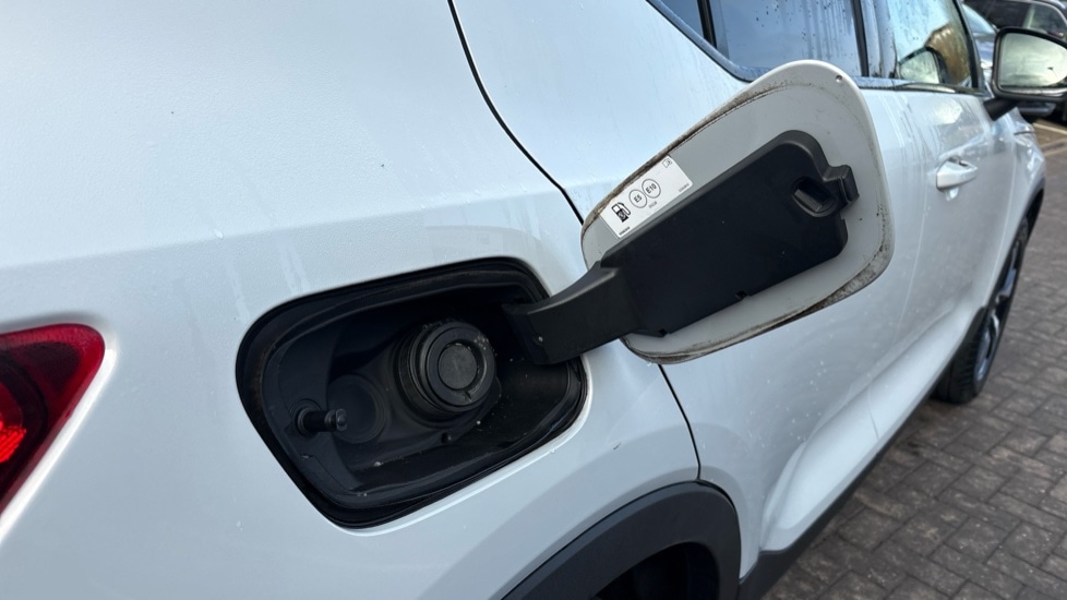 Used Volvo XC40 2021 for sale - 77576345: Photo 40