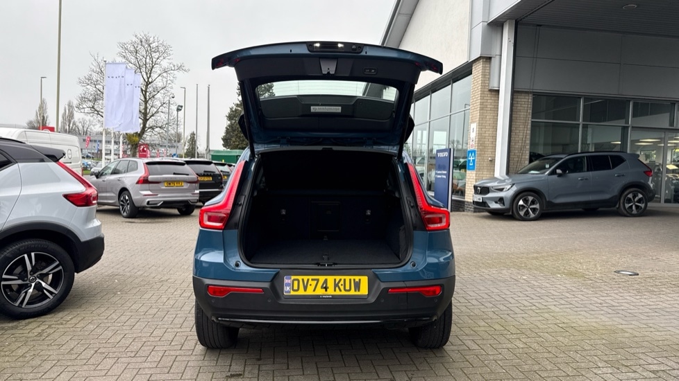 Used Volvo XC40 2024 for sale - 78059640: Photo 13