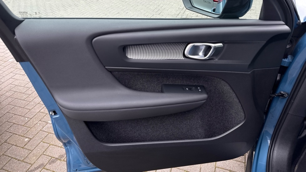 Used Volvo XC40 2024 for sale - 78059640: Photo 19