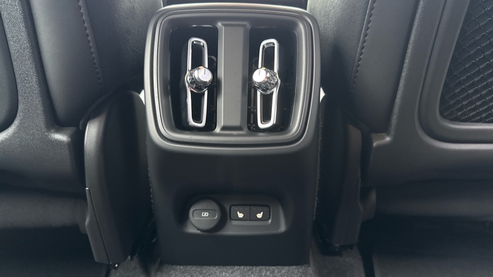 Used Volvo XC40 2024 for sale - 78059640: Photo 26