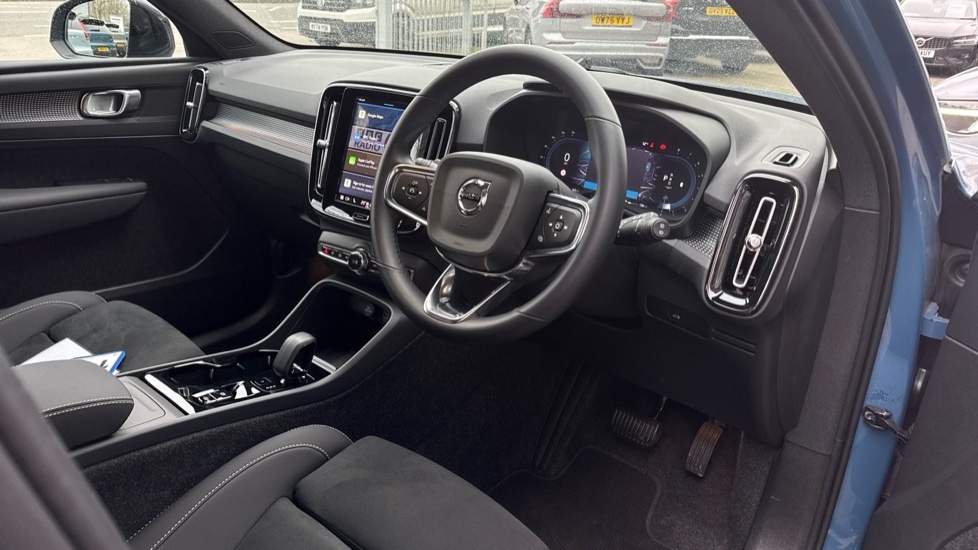 Used Volvo XC40 2024 for sale - 78059640: Photo 4