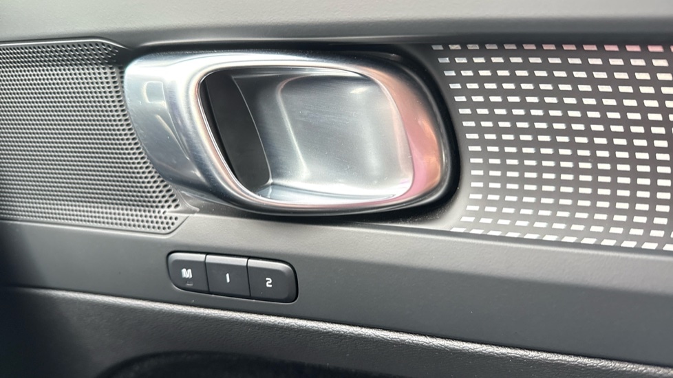 Used Volvo XC40 2024 for sale - 78059640: Photo 42