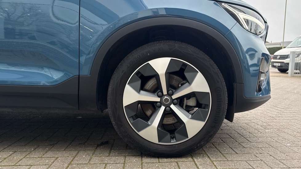 Used Volvo XC40 2024 for sale - 78059640: Photo 9