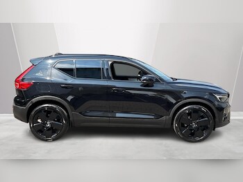 Used Volvo XC40 2025 for sale - 79256489: Photo