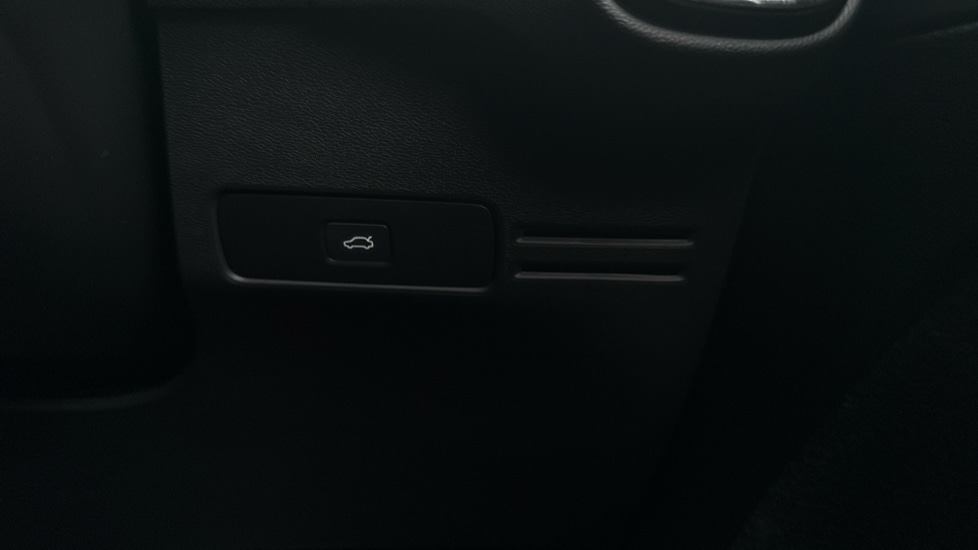 Used Volvo XC40 2025 for sale - 76928071: Photo 31