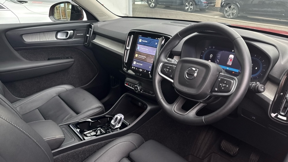 Used Volvo XC40 2025 for sale - 76928071: Photo 4